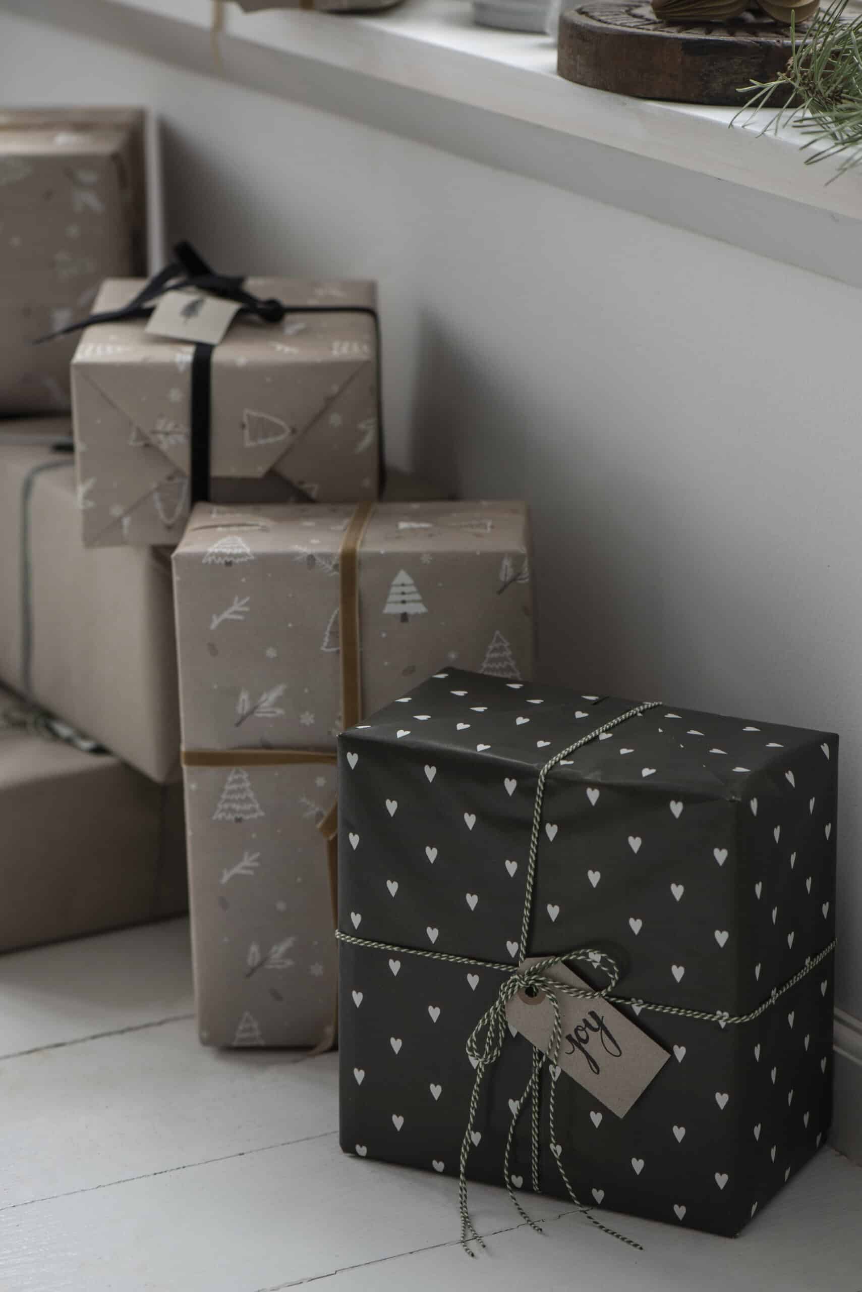 Presentpapper mönstrat